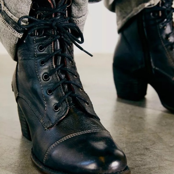 Free People Bed Stu Brooklyn Lace Up Ankle Boot Black Rustic Leather - Picture 4 of 10